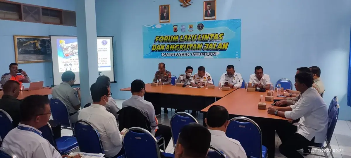 PAD Terus Naik, Juru Parkir Resmi Pakai Seragam Rompi Berlogo Dishub