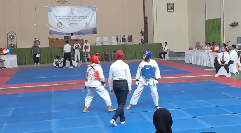 Korwil Harjamukti, SMPN 1 dan SMAN 1 Juara Umum Taekwondo di Popkota 2023