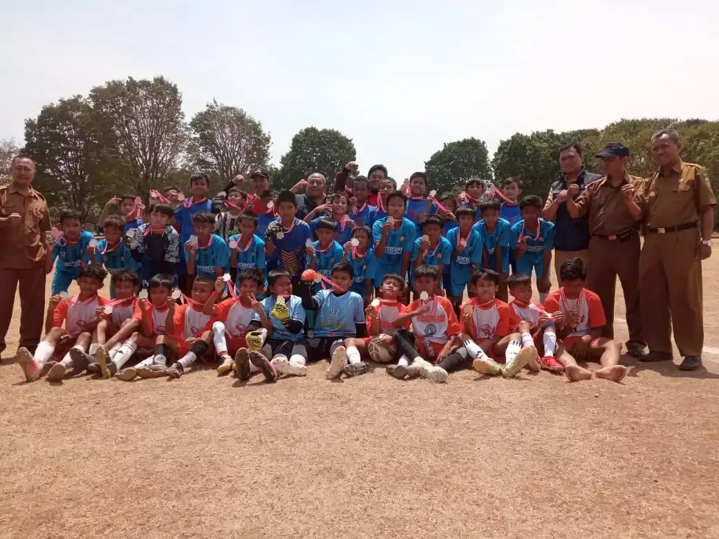 Kecamatan Kesambi Juara Sepak Bola Tingkat SD di Popkota Cirebon 2023