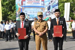Ribuan Sertifikat Dibagikan Gratis Pada Peringatan Hantaru di Kabupaten Cirebon