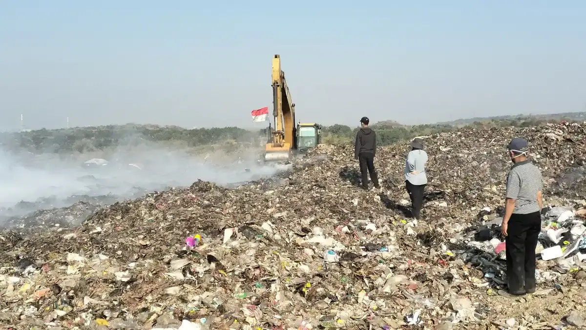 Kebakaran TPA Kopi Luhur Padam, Status Masih Siaga