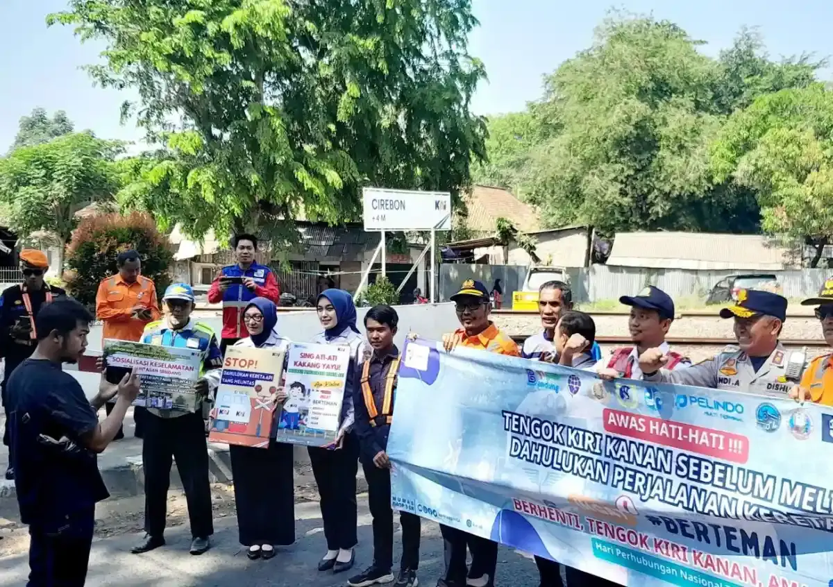 Harhubnas Tahun 2023, PT KAI Daop 3 Cirebon Bersama Stakeholder Gelar Sosialisasi Serempak di 14 Perlintasan Sebidang