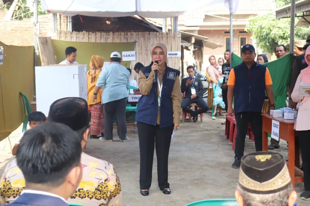 Pencoblosan Pilwu Serentak Berlangsung Kondusif, Wabup Ayu: Menang dan Kalah Harus Tetap Sinergi