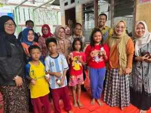 Dinsos Kota Cirebon Bagikan Makanan Nutrisi Cegah ATM dan Stunting Pada Anak