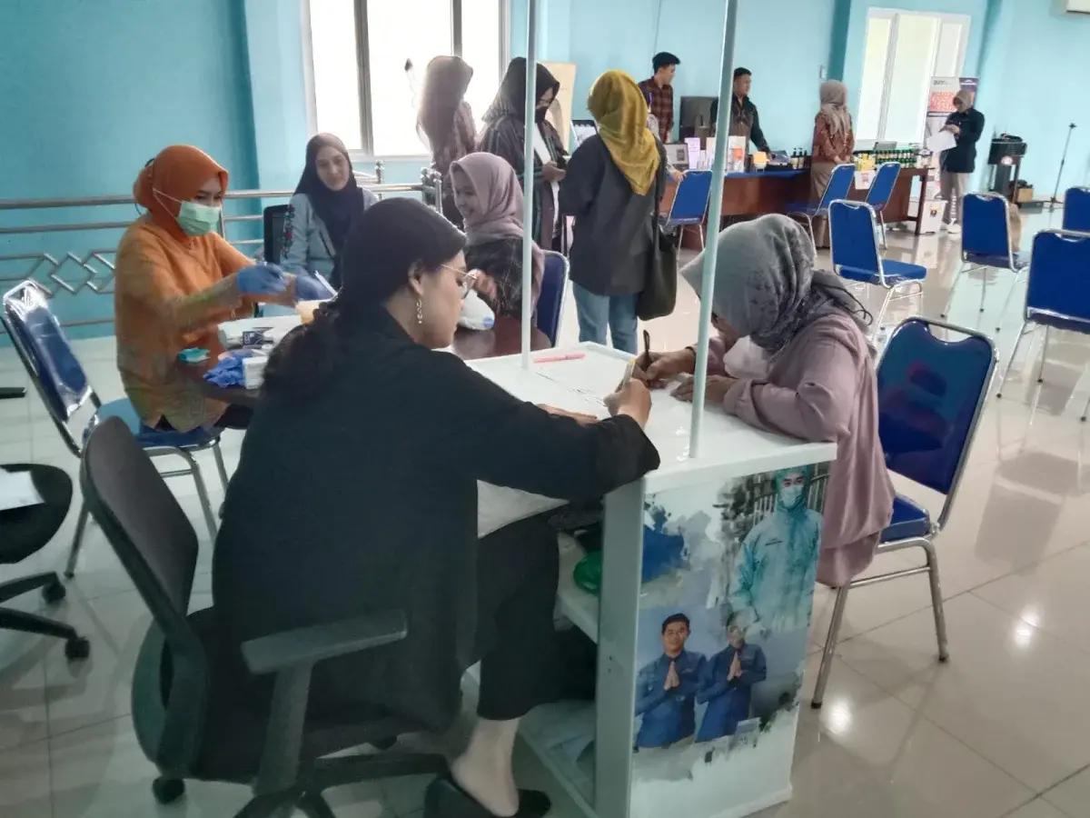 IKWI dan Kimia Farma Kerjasama Gelar Bakti Sosial di Kantor PWI Jabar