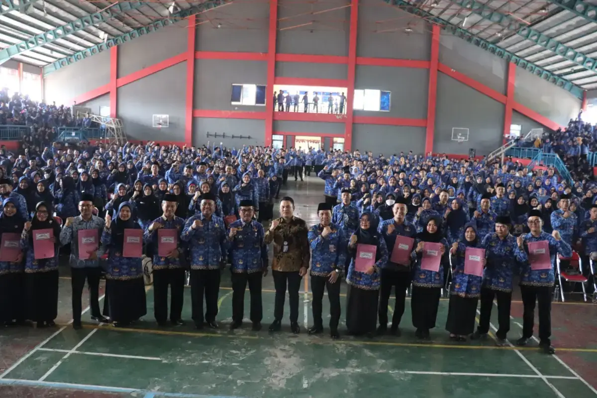 Ribuan Guru di Kabupaten Cirebon Dapat Kenaikan Gaji, Bupati: Apresiasi bagi Para Pejuang Pendidikan