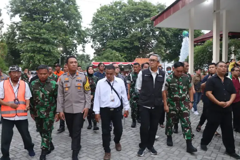 Kapolres Cirebon Kota Bersama Forkopimda Laksanakan Monitoring Pengamanan Malam Natal
