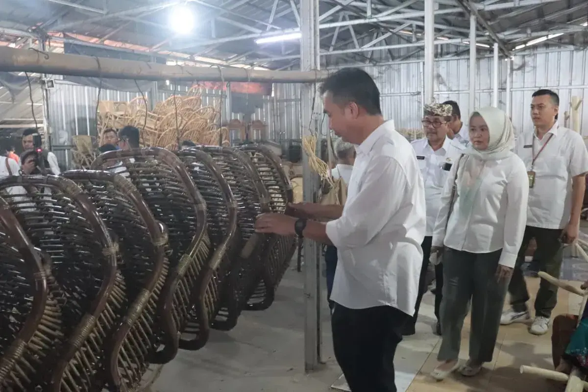 Ekspor Rotan Cirebon Lesu, Pj Gubernur Komitmen Tingkatkan Pasar Internasional