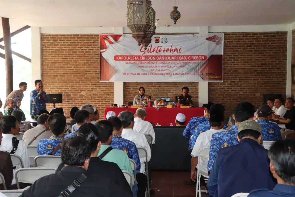 Kapolresta dan Kajari Beri Penyuluhan Hukum Bagi Para Kuwu di Kabupaten Cirebon