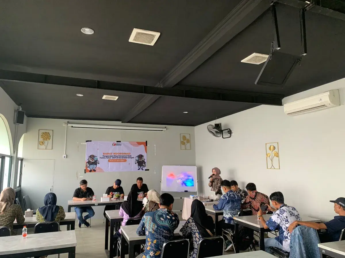 Panwascam Greged Gelar Rakor Pengawasan Logistik