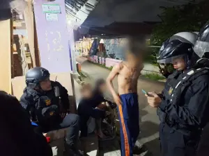 Kedapatan Bawa Sajam, Tiga Pemuda Diamankan Tim Raimas Macan Kumbang Polresta Cirebon