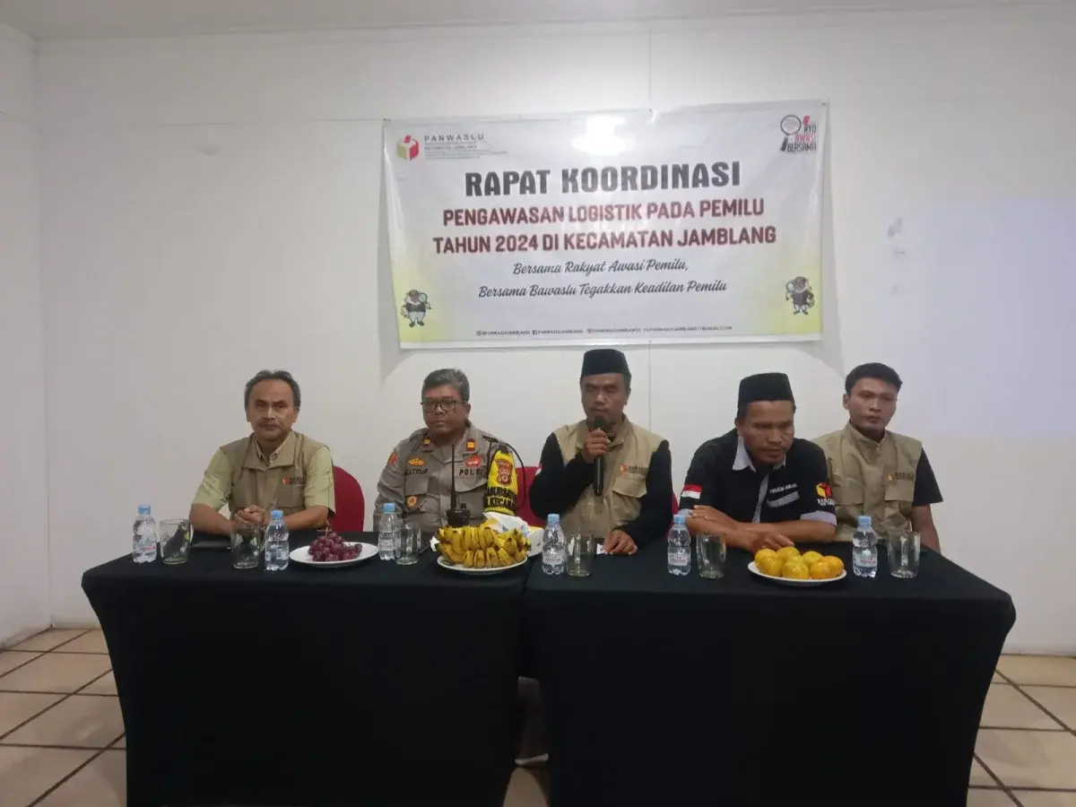 Sukses Pemilu 2024, Panwascam Jamblang Awasi Ketat Distribusi Logistik