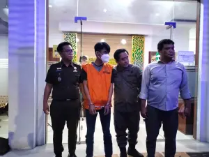 Gelapkan Keuangan Desa,  Mantan Kuwu Digelandang Kejari Kabupaten Cirebon