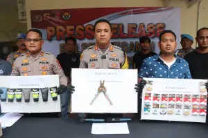 Aksi Terekam CCTV, Polres Ciko Tangkap Pelaku Pencurian Minimarket