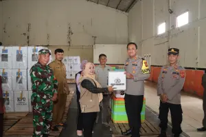 Pastikan Logistik Pemilu 2024 Aman, Kapolres Cirebon Kota Cek Gudang Logistik PPS Kecamatan Kapetakan