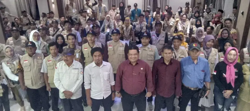 Panwascam Suranenggala Turunkan APK yang Masih Terpasang