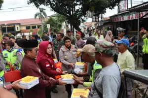 Masak Bersama hingga Patroli Ngabuburit, Kapolresta Cirebon Ajak Forkopimda Berbagi di Bulan Ramadhan