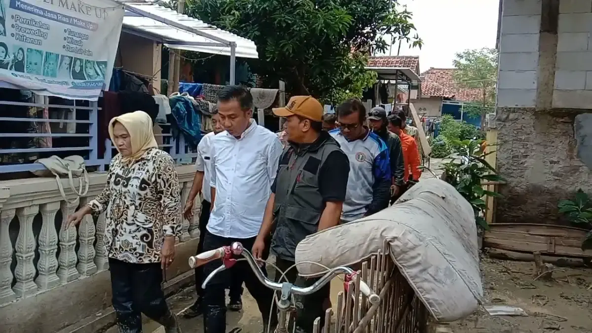 Sigap Hadapi Bencana di Daerah, Pj Gubernur Jabar Tinjau Lokasi Banjir di Kabupaten Cirebon
