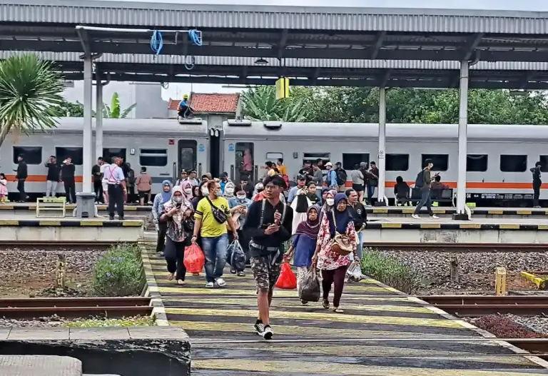 KAI Daop 3 Cirebon Prediksi Puncak Arus Balik Lebaran Tanggal 12-14 April 2024