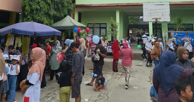 SDN Kramat III Gelar 'Market Day 2024'