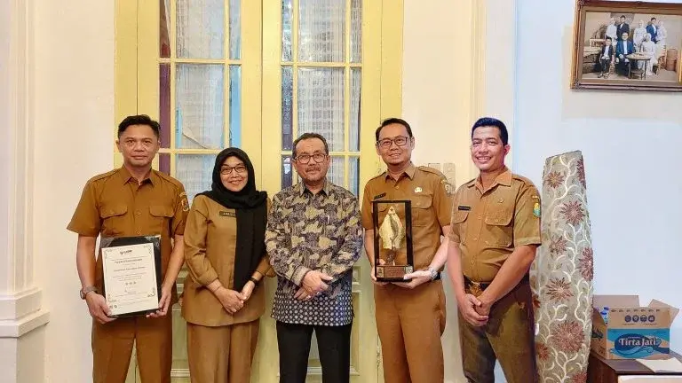 Pemkab Cirebon Raih Penghargaan UKPBJ Proaktif Tahun 2024 dari Pemprov Jabar