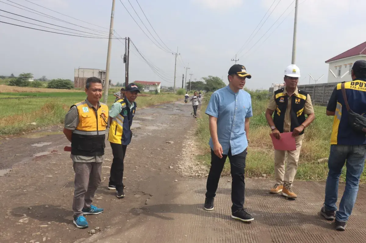Tuntaskan Perbaikan  Infrastruktur, Pj Bupati Tinjau Peningkatan Jalan di Wilayah Timur Kabupaten Cirebon
