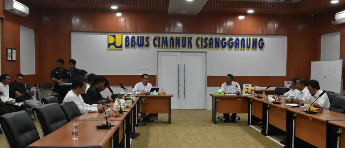 Normalisasi Sungai Cisanggarung Dimulai, Pj Bupati Cirebon dan BBWS CC Berkolaborasi Atasi Banjir di Kabupaten Cirebon