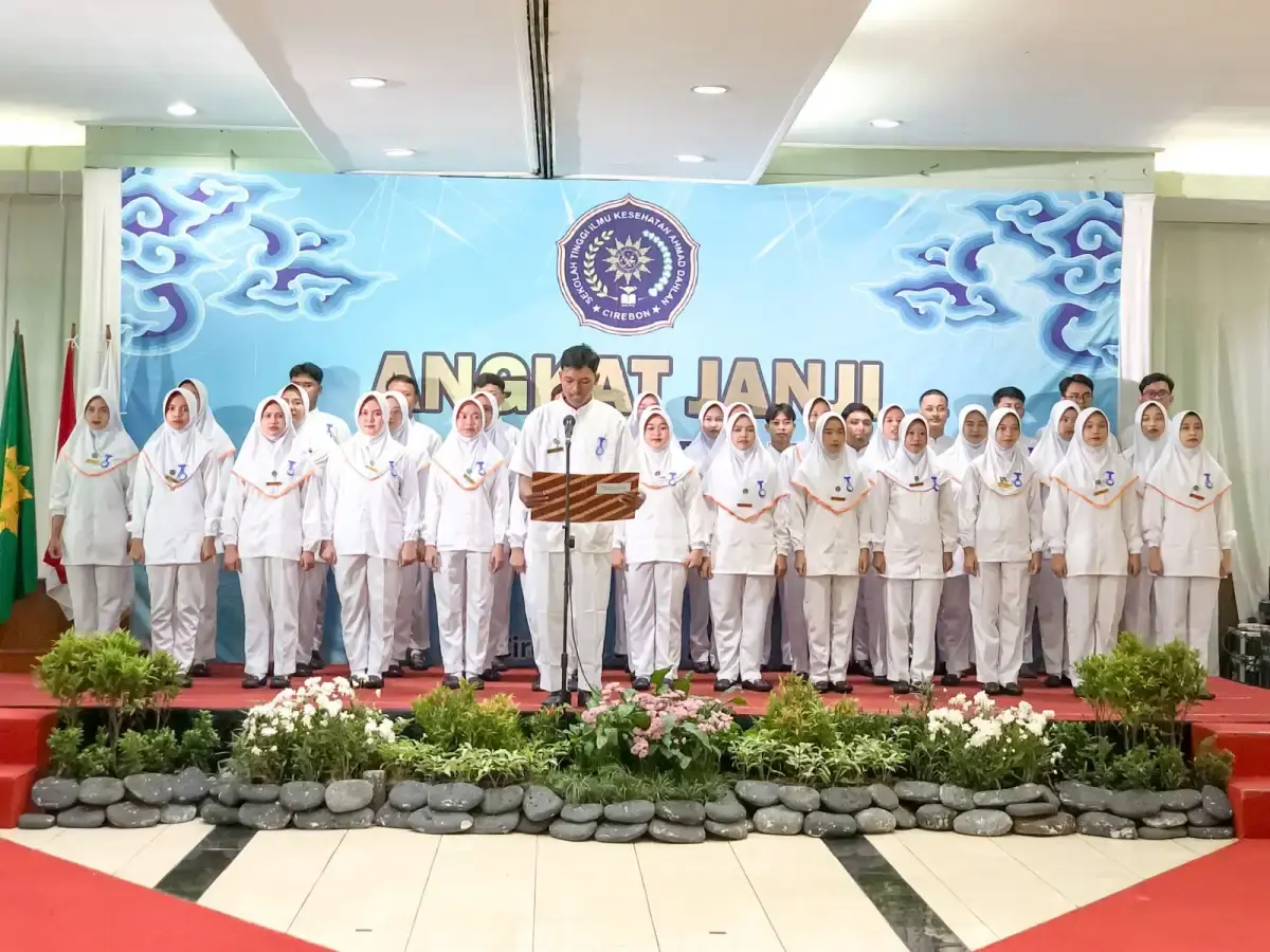 Resmi Jadi UMMADA, Stikes ADC Gelar Angkat Janji Terakhir