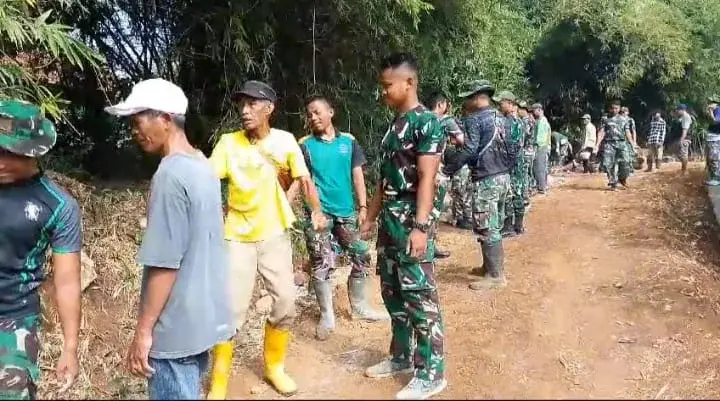 Kembalinya Tradisi Gotong Royong di Desa Kubang Melalui Program TMMD Kodim 0620/Cirebon