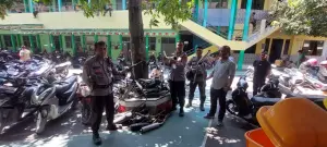 Polsek Gempol Tertibkan Knalpot Tidak Sesuai Spesifikasi di Kawasan Sekolah