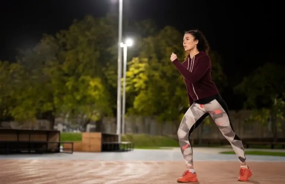 Olahraga di Malam Hari: Solusi Tepat untuk Hidup Sehat di Tengah Kesibukan