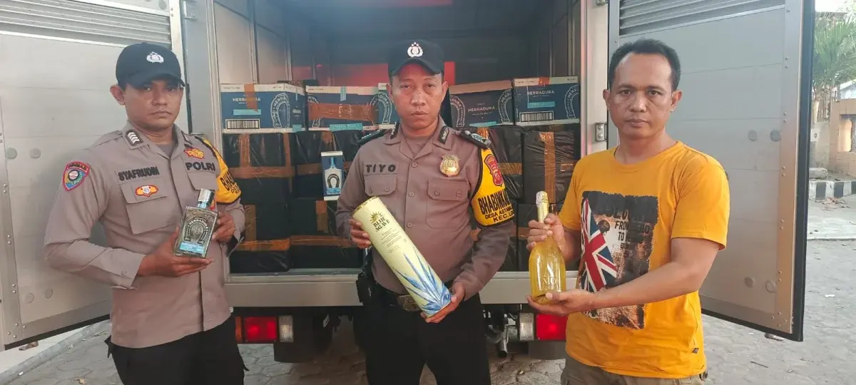 Polresta Cirebon Gagalkan Pengiriman Ribuan Botol Miras di Losari