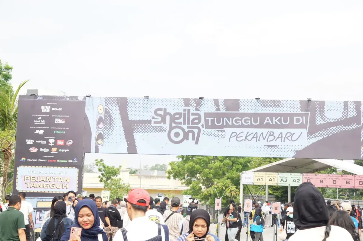 Bank bjb Mudahkan Nasabah Mendapatkan Tiket, Konser Sheila On 7 di Pekanbaru Berlangsung Meriah
