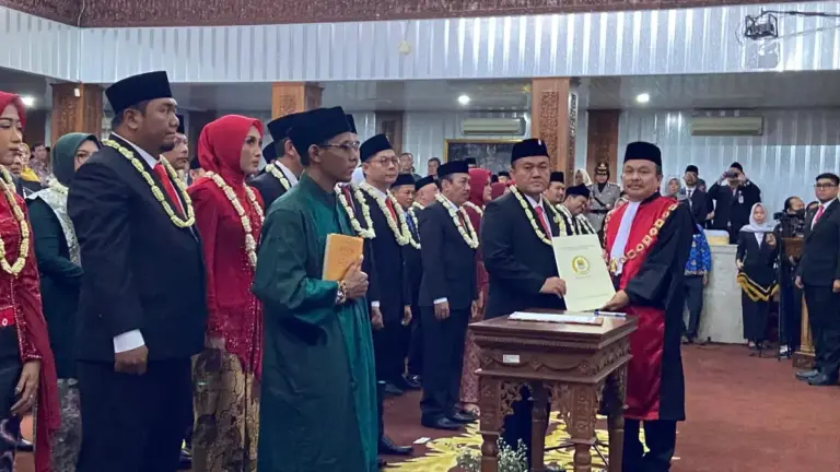 Rudiana Jadi Ketua Sementara DPRD Kabupaten Cirebon