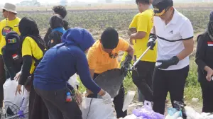 Aksi Bersih Sampah di Desa Pangenan, Pj Bupati:  Upaya Tangani Masalah Lingkungan