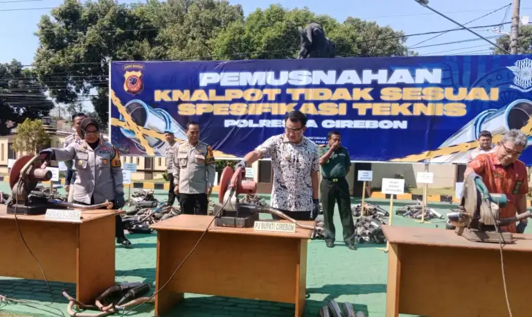 Polresta Cirebon Musnahkan 1.350 Knalpot Brong Hasil Razia, Tekankan Komitmen untuk Jaga Ketertiban