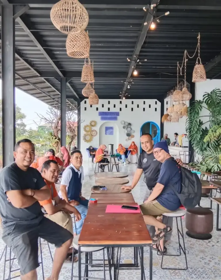 Rayakan HUT Ke-3 FJC, Jurnalis Cirebon Gelar Kongkow Santai di Obyek Wisata Kuningan