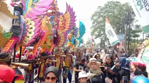 PLTU Cirebon Power Dukung Tradisi Bebarik di Desa Kanci, Wujud Syukur Warga atas Keberkahan Hasil Bumi