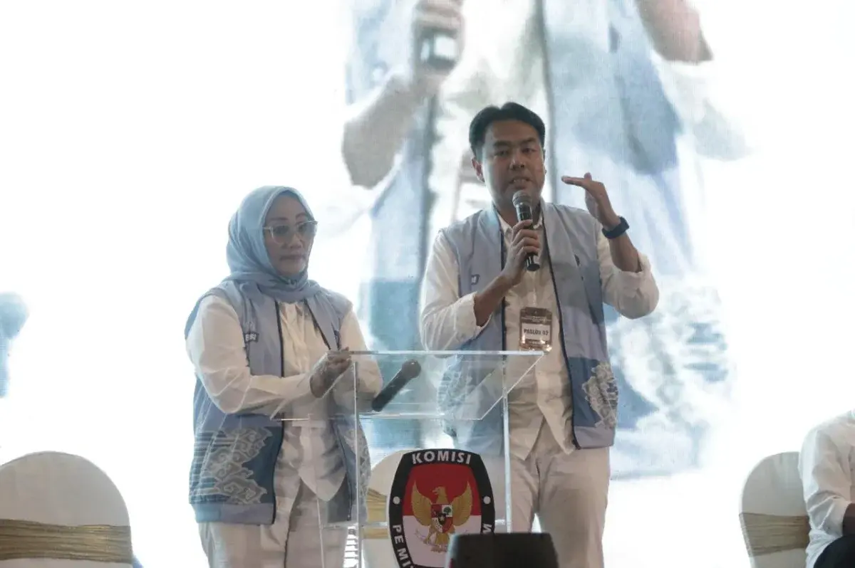 Paslon Eti-Suhendrik Komitmen Wujudkan Seragam Gratis untuk Siswa SD dan SMP