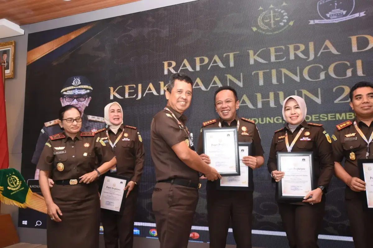 Kejari Kabupaten Cirebon Raih Penghargaan Terbanyak di Rakerda Kejati Jawa Barat 2024