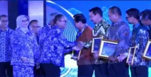 Dukung Penyaluran BBM Tepat Sasaran, Kabupaten Cirebon Raih Penghargaan di BPH Migas Awards 2024