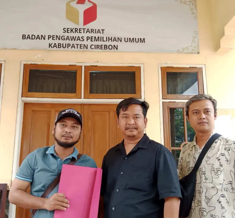 Saling Lapor Dugaan Pelanggaran Pemilu, Tim Kuasa Hukum 02 Datangi Bawaslu
