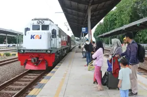 Libur Nataru, KAI Daop 3 Cirebon Operasikan 7 Perjalanan Kereta untuk Liburan