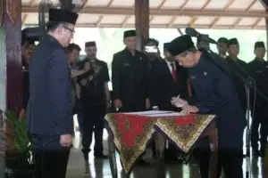 60 Pejabat Fungsional Dilantik di Cirebon, Pj Bupati Tekankan Tanggung Jawab Moral dan Dedikasi