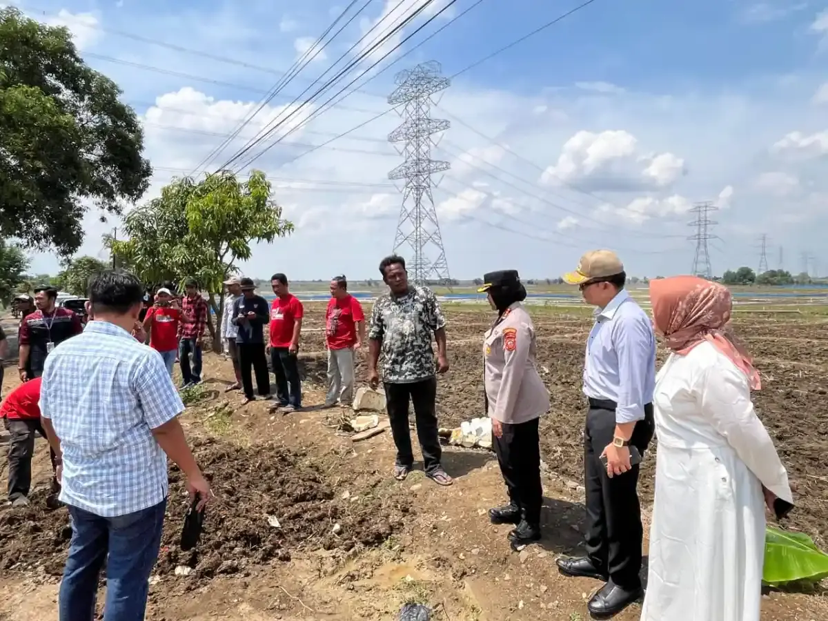 Jalan Rusak Ditanami Pisang, Pemkab Cirebon Siapkan Langkah Perbaikan