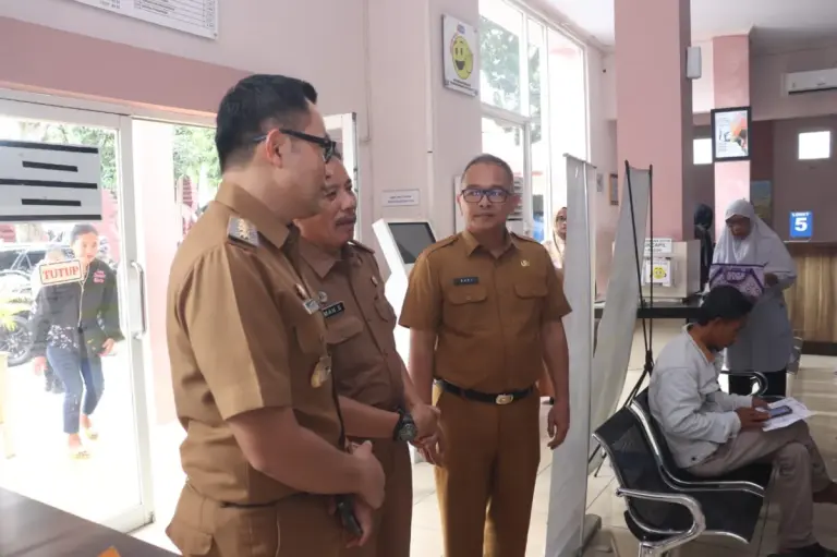 Menjelang Purna Tugas, Pj Bupati Cirebon   Tinjau Kinerja Dinas