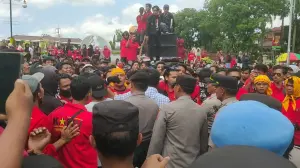 Seribu Lebih Pekerja PT Yihong Cirebon di-PHK, Serikat Buruh Tuntut Keadilan