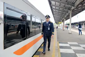 Daop 3 Cirebon Berikan Tarif Khusus, Tiket KA Lebih Murah
