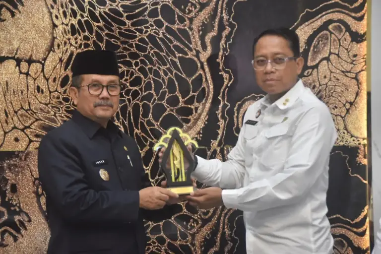 67 Motif Batik Khas Cirebon Resmi Diakui, Pemkab Terima Sertifikat Kekayaan Intelektual Komunal