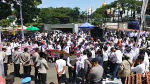 Ratusan Honorer R2 dan R3 Datangi DPRD,  Ultimatum Pemda Soal Status Kepegawaian
